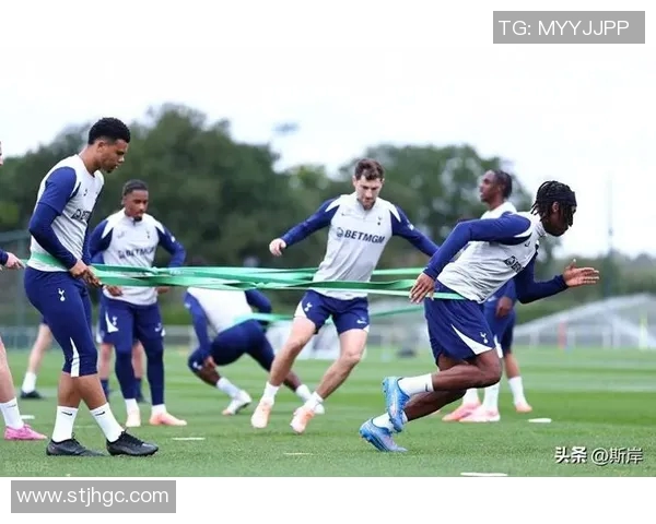 热刺迎战斯托克城联赛杯争夺战激烈上演